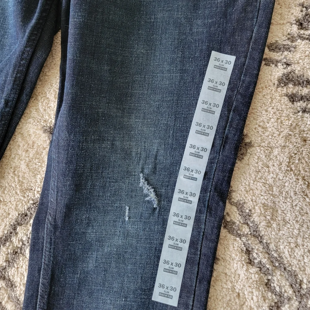 Old navy slim built in flex ripped jeans - Picture 6 of 6